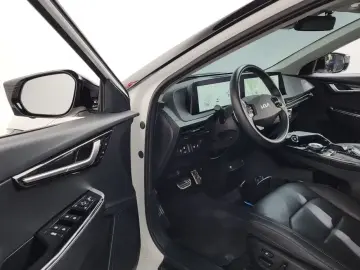 2022 Kia EV6 с пробегом 10 405 км