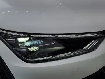 2022 Kia EV6 с пробегом 10 405 км