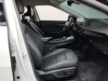 2022 Kia EV6 с пробегом 10 405 км