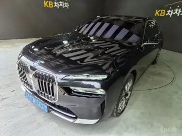 2022 BMW i7 с пробегом 136 159 км