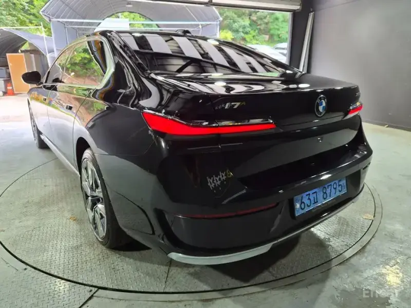 2022 BMW i7 с пробегом 136 159 км