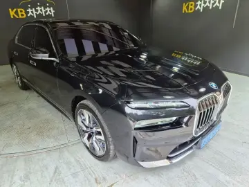 2022 BMW i7 с пробегом 136 159 км
