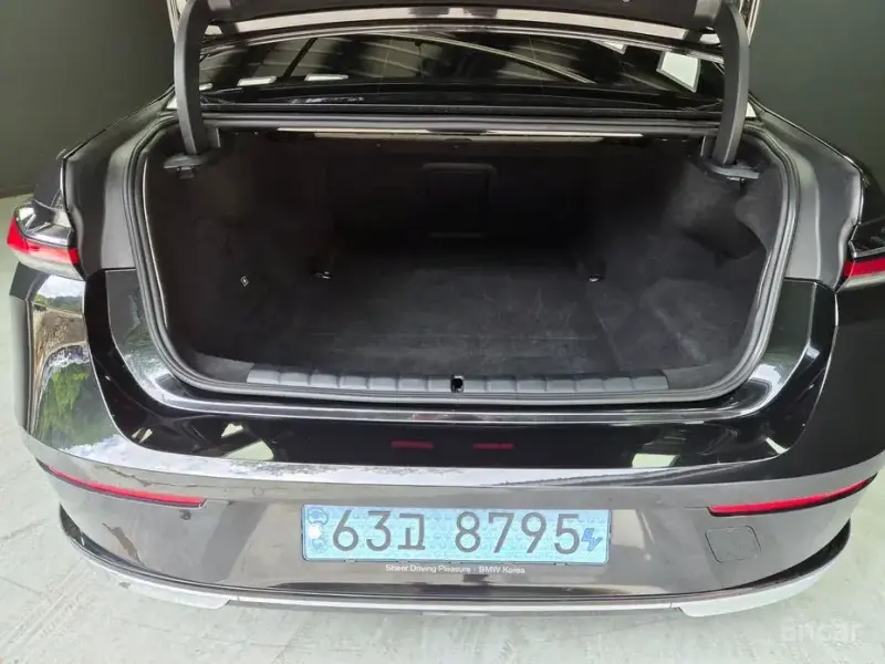 2022 BMW i7 с пробегом 136 159 км