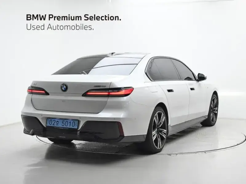 2024 BMW i7 с пробегом 69 601 км
