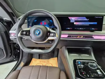 2022 BMW i7 с пробегом 136 159 км