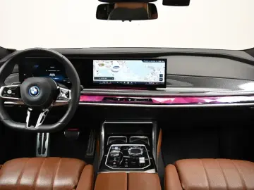 2024 BMW i7 с пробегом 69 601 км