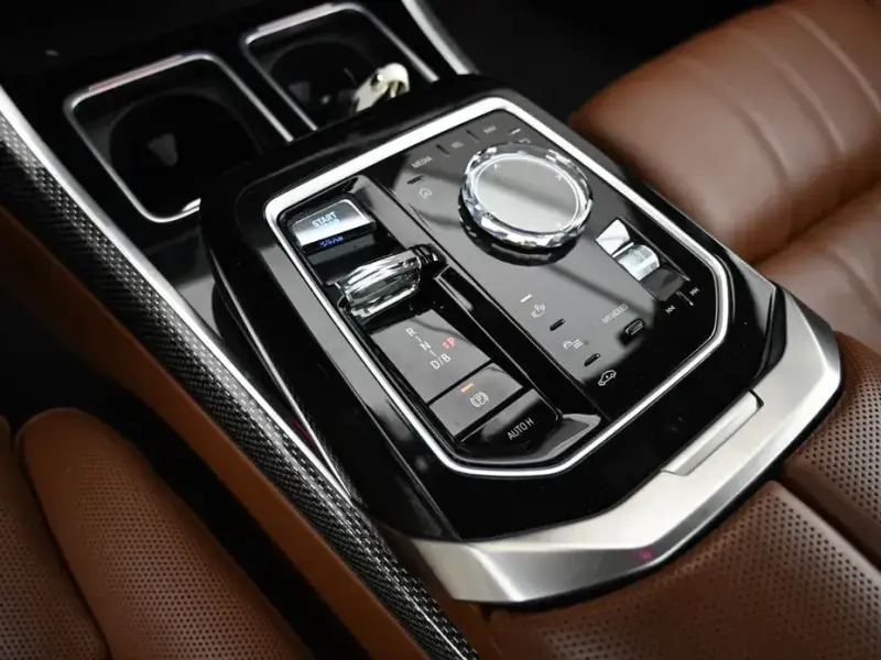 2024 BMW i7 с пробегом 69 601 км