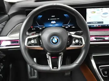 2024 BMW i7 с пробегом 69 601 км