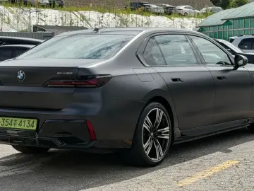 2024 BMW i7 с пробегом 5 635 км