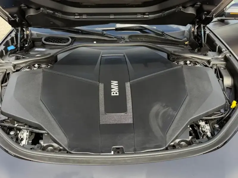 2024 BMW i7 с пробегом 5 635 км