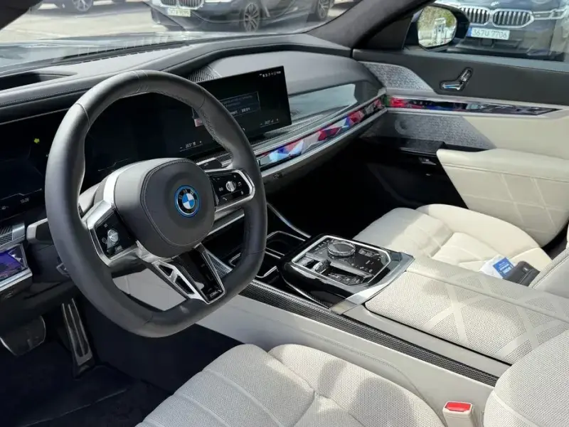 2024 BMW i7 с пробегом 5 635 км
