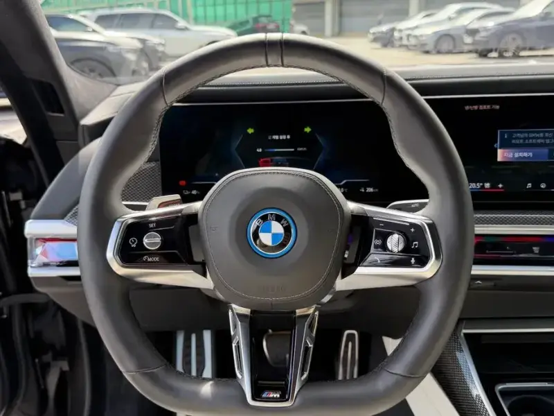 2024 BMW i7 с пробегом 5 635 км