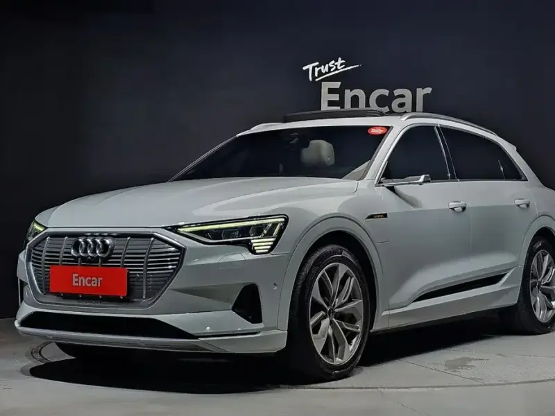 2022 Audi e-tron с пробегом 83 928 км