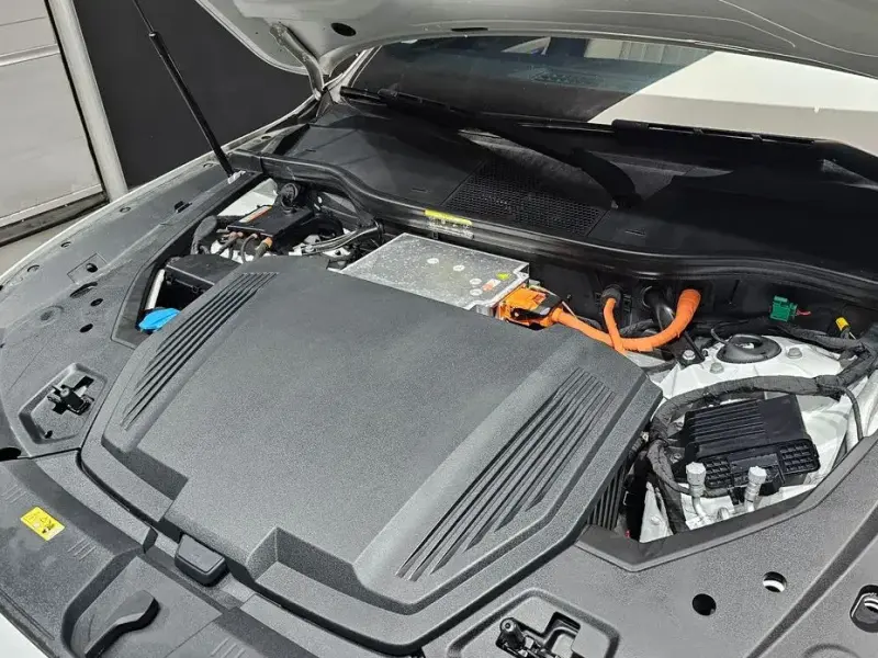 2022 Audi e-tron с пробегом 83 928 км