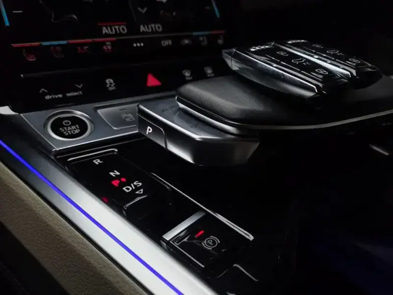 2022 Audi e-tron с пробегом 83 928 км
