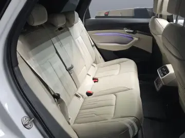 2022 Audi e-tron с пробегом 83 928 км