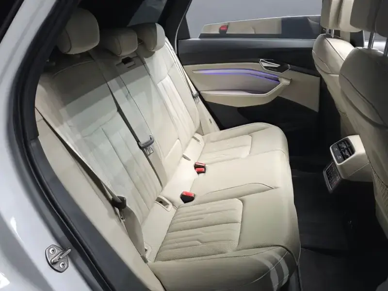 2022 Audi e-tron с пробегом 83 928 км