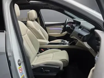 2022 Audi e-tron с пробегом 83 928 км