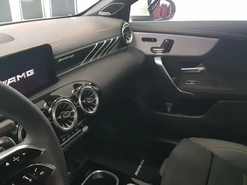 2025 Mercedes-Benz CLA с пробегом 146 км