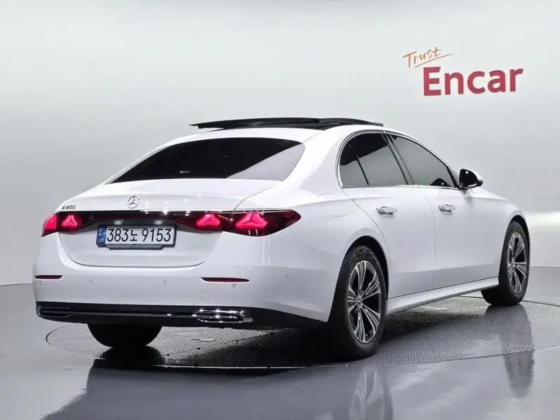 2025 Mercedes-Benz E-Класс с пробегом 12 655 км