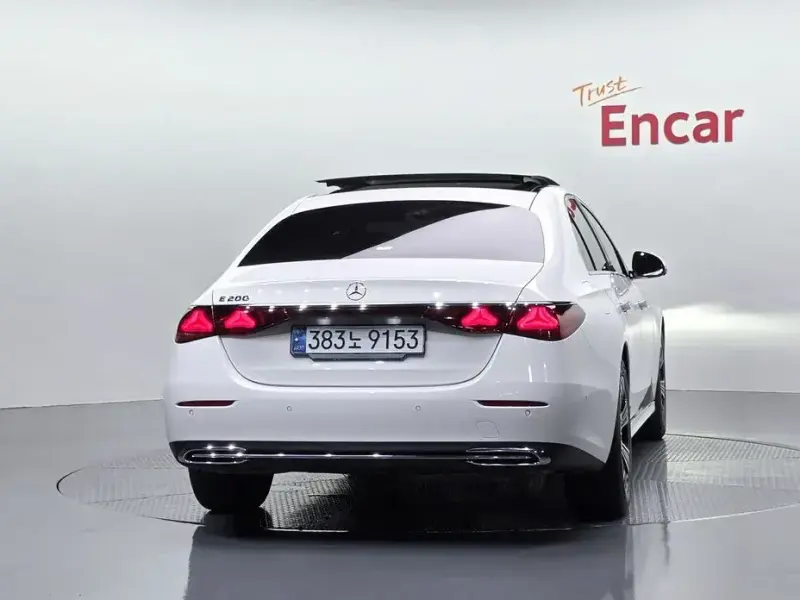 2025 Mercedes-Benz E-Класс с пробегом 12 655 км