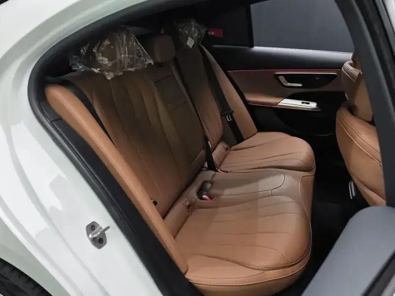2025 Mercedes-Benz E-Класс с пробегом 12 655 км