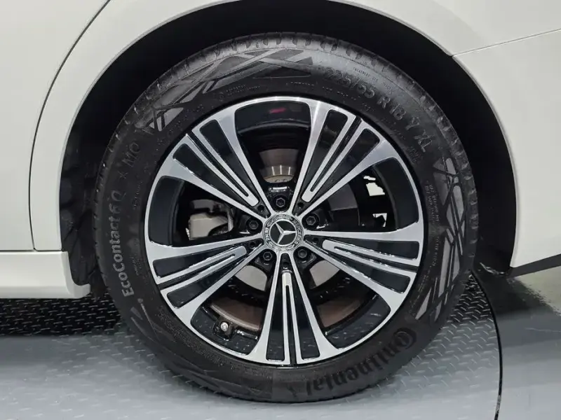 2025 Mercedes-Benz E-Класс с пробегом 12 655 км