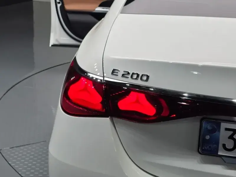 2025 Mercedes-Benz E-Класс с пробегом 12 655 км