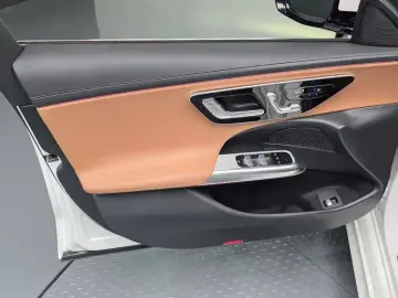 2025 Mercedes-Benz E-Класс с пробегом 12 655 км