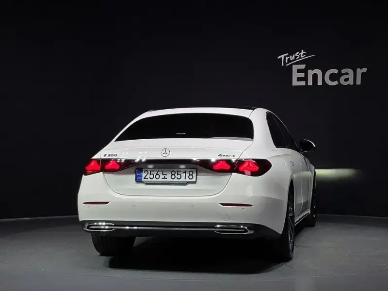 2024 Mercedes-Benz E-Класс с пробегом 18 343 км