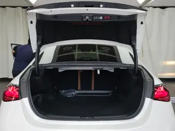 2024 Mercedes-Benz E-Класс с пробегом 18 343 км