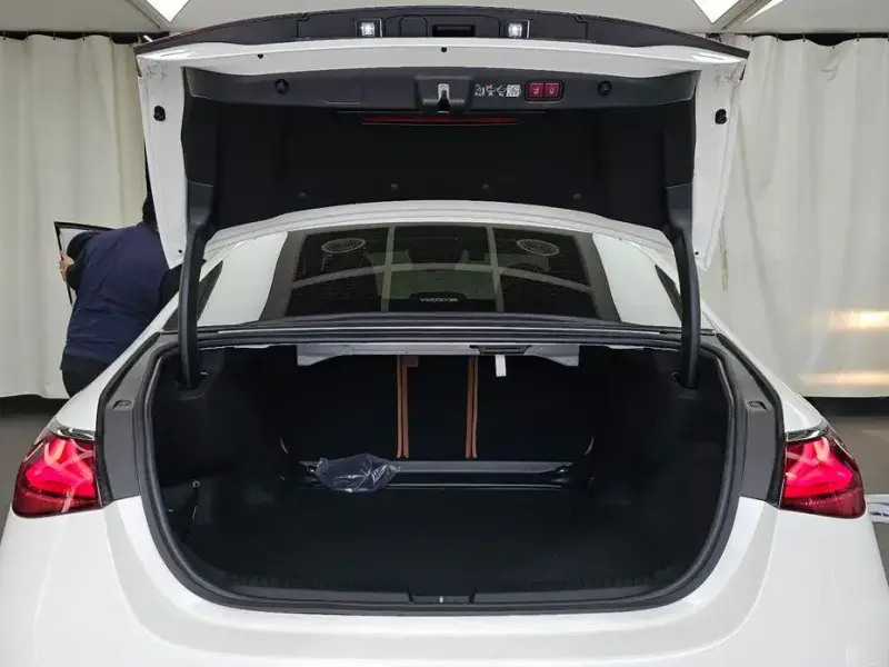 2024 Mercedes-Benz E-Класс с пробегом 18 343 км