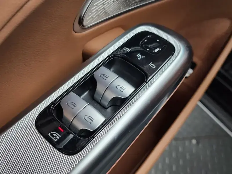 2025 Mercedes-Benz E-Класс с пробегом 19 777 км
