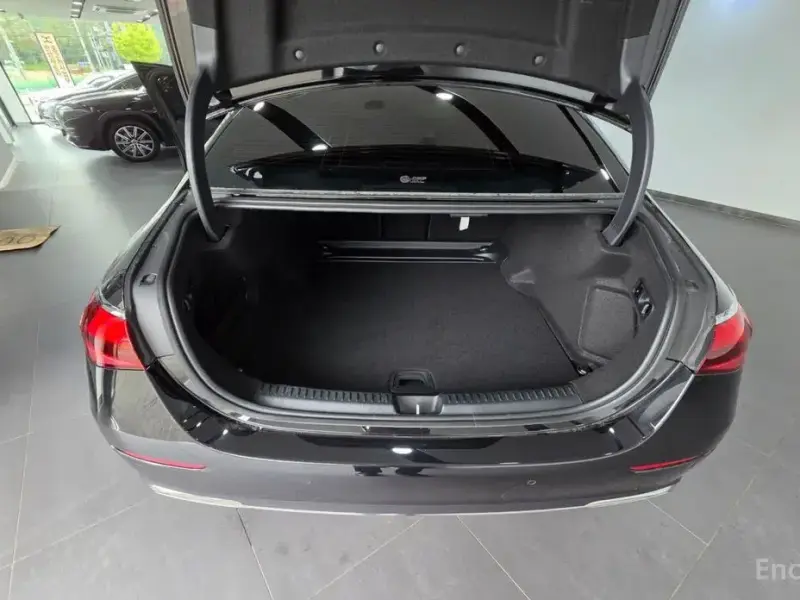 2025 Mercedes-Benz E-Класс с пробегом 19 688 км