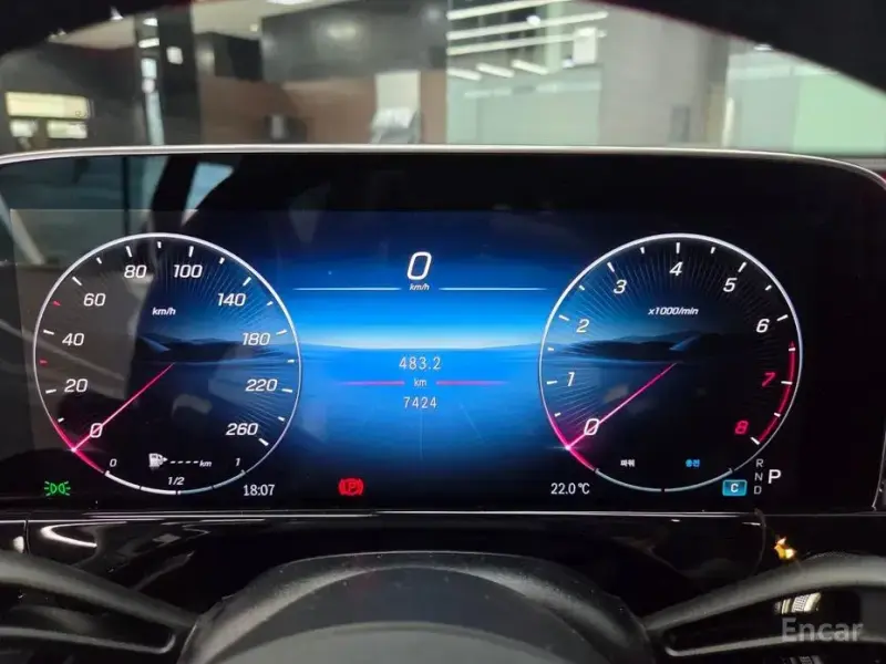 2025 Mercedes-Benz E-Класс с пробегом 7 425 км
