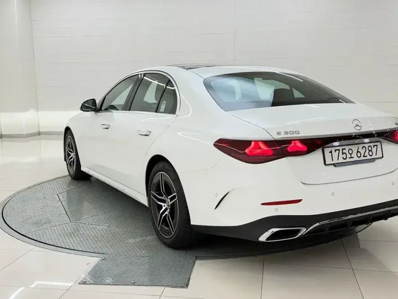 2025 Mercedes-Benz E-Класс с пробегом 1 073 км