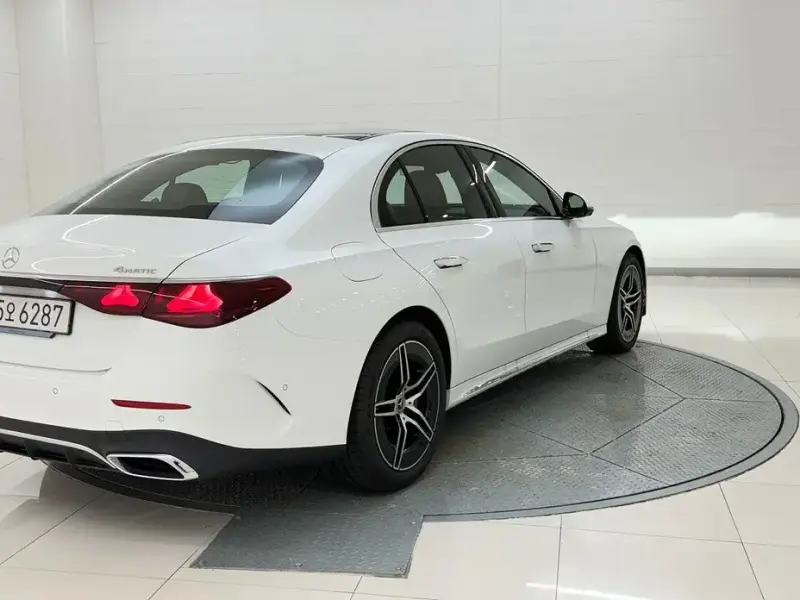 2025 Mercedes-Benz E-Класс с пробегом 1 073 км