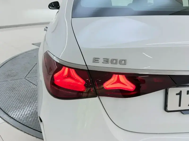 2025 Mercedes-Benz E-Класс с пробегом 1 073 км
