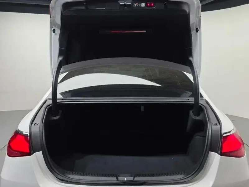 2024 Mercedes-Benz E-Класс с пробегом 28 497 км