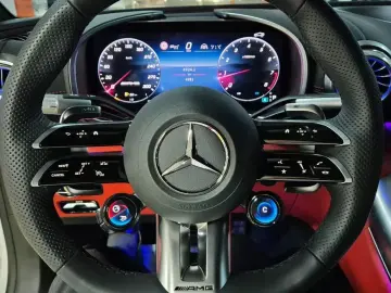 2025 Mercedes-Benz SL-Класс AMG с пробегом 4 985 км