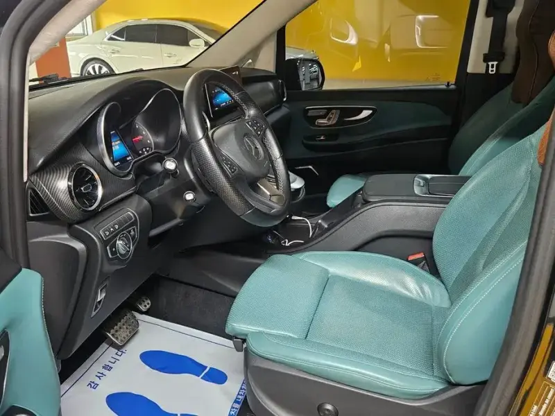 2022 Mercedes-Benz V-Класс с пробегом 90 430 км