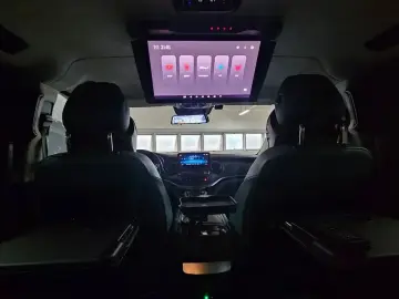 2022 Mercedes-Benz V-Класс с пробегом 90 430 км
