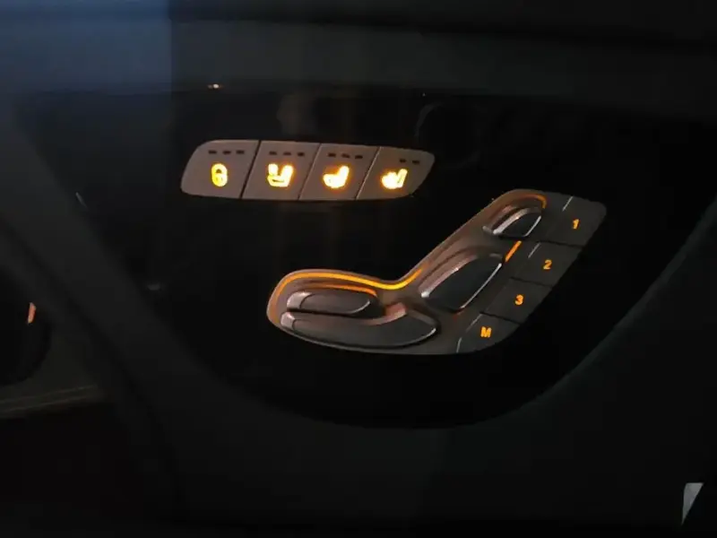 2022 Mercedes-Benz V-Класс с пробегом 90 430 км