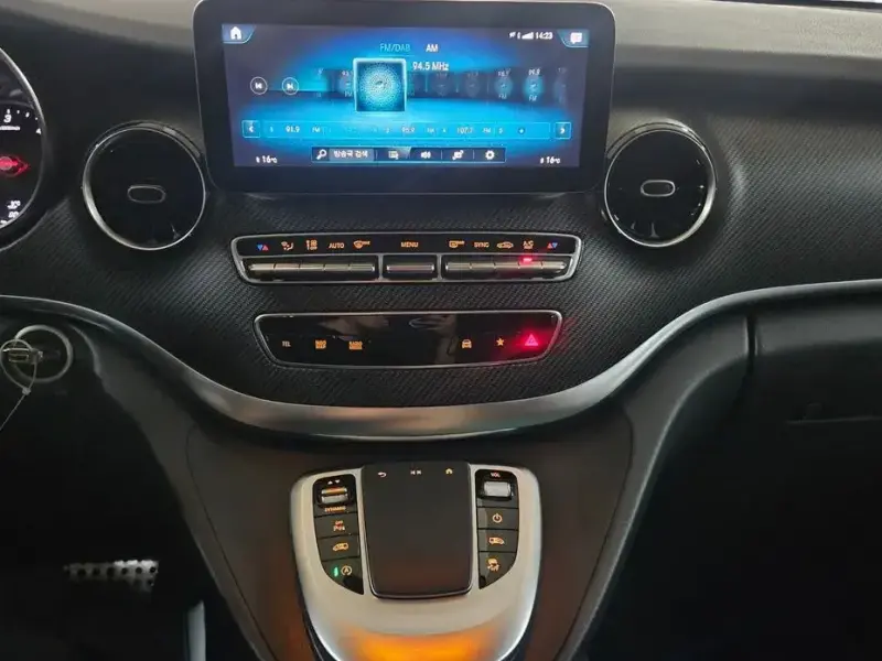 2022 Mercedes-Benz V-Класс с пробегом 90 430 км