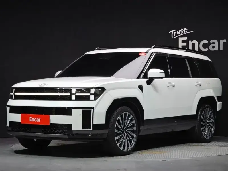 2025 Hyundai Santa Fe с пробегом 3 487 км