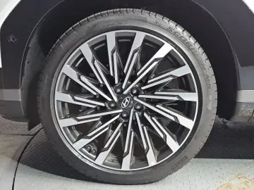 2025 Hyundai Santa Fe с пробегом 3 487 км