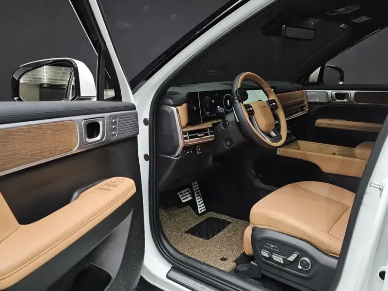 2025 Hyundai Santa Fe с пробегом 3 487 км