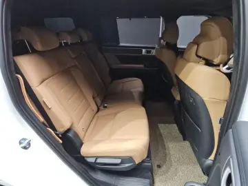 2025 Hyundai Santa Fe с пробегом 3 487 км
