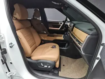 2025 Hyundai Santa Fe с пробегом 3 487 км
