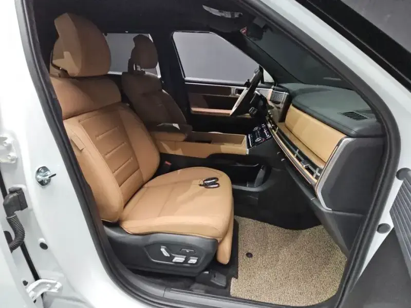 2025 Hyundai Santa Fe с пробегом 3 487 км